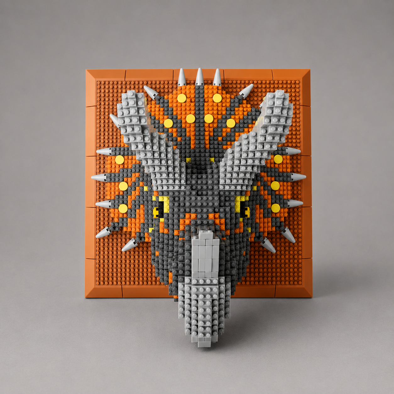 Triceratops op bouwplaat | Bouwsteentjes